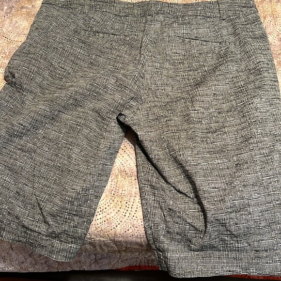 New York and Company size 12 Bermuda shorts - Picture 4 of 5